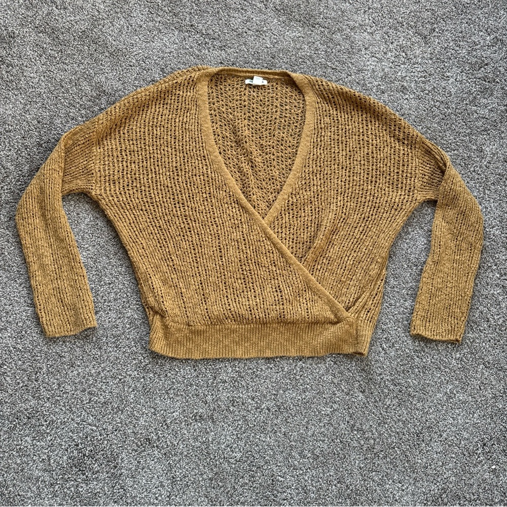 Billabong Women’s Medium V-Neck Wrap Knit Sweater - Mustard EUC